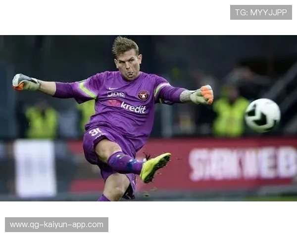 RTX 冰球赛门将连续扑救令对手无奈